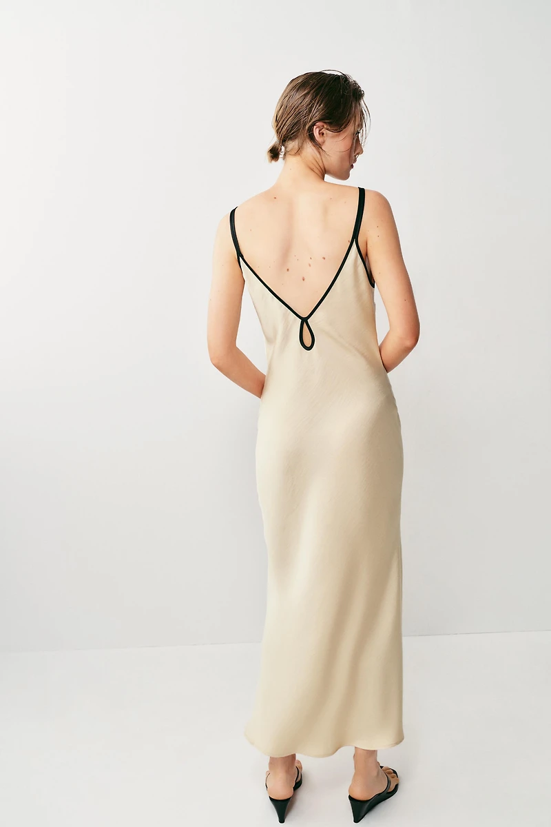 SATIN MIDI DRESS WITH CONTRAST PIPING
