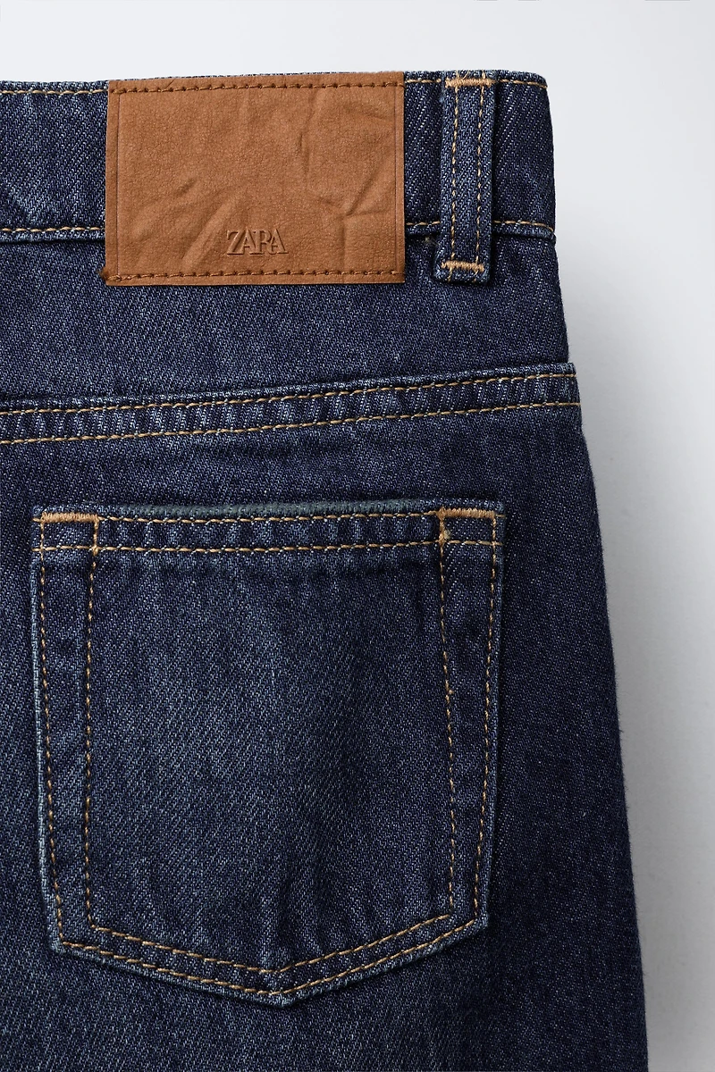 STRAIGHT LEG JEANS