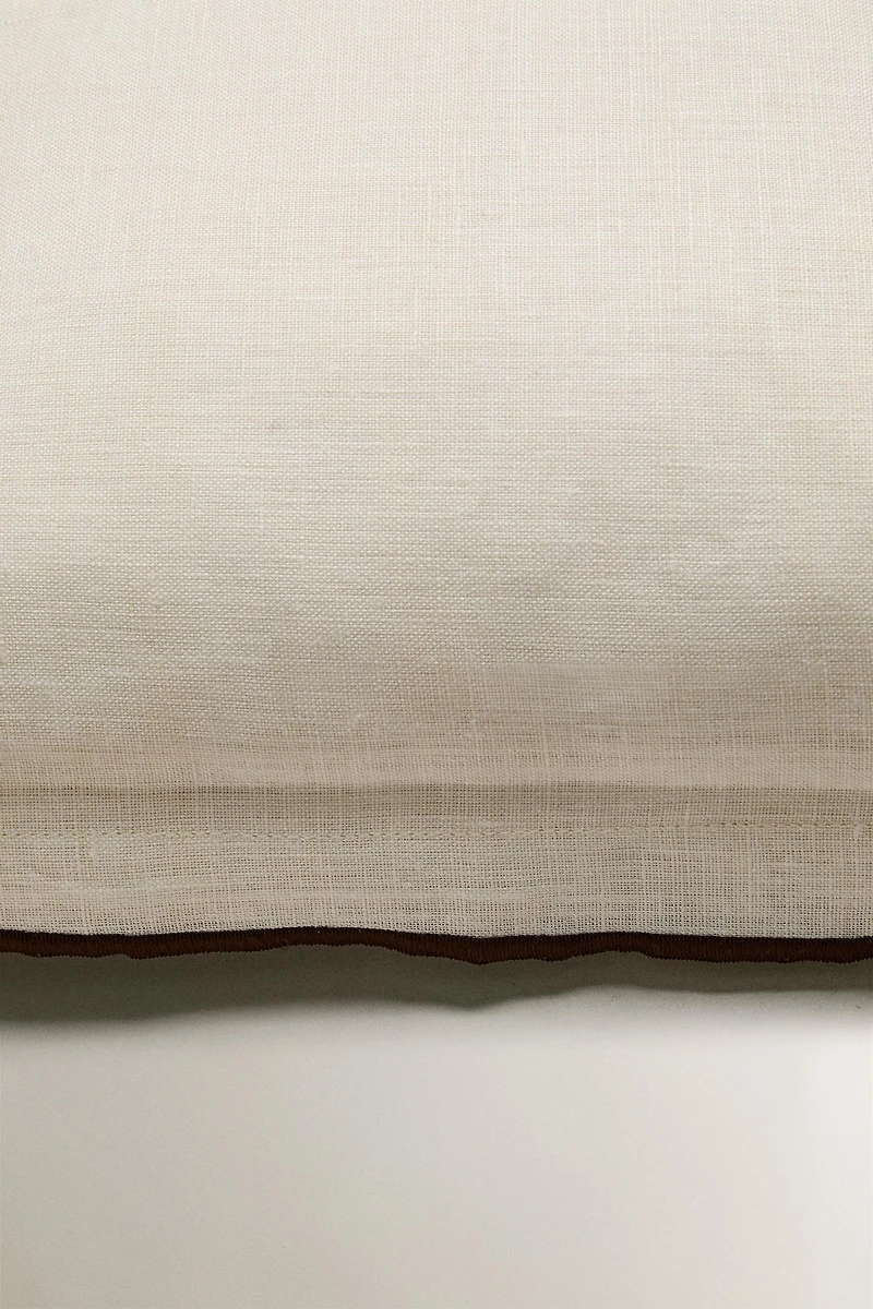 THROW PILLOW COVER WITH OVERLOCK