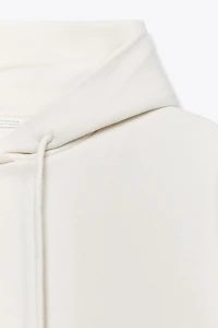 BASIC HOODIE SWEATSHIRT