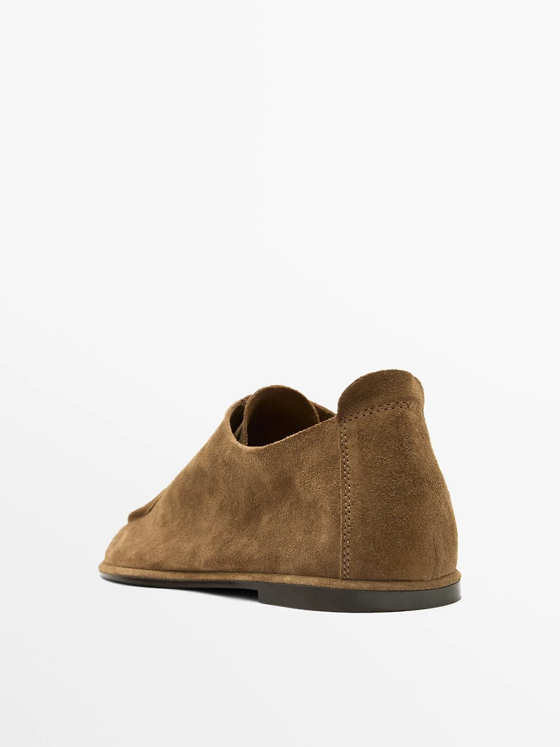 Soft leather lace-up shoes