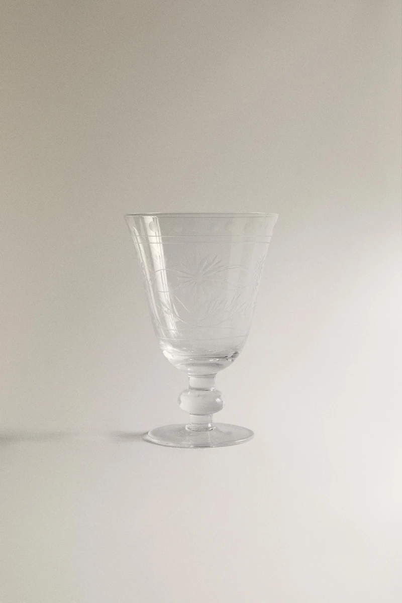 ENGRAVED WINE GLASS
