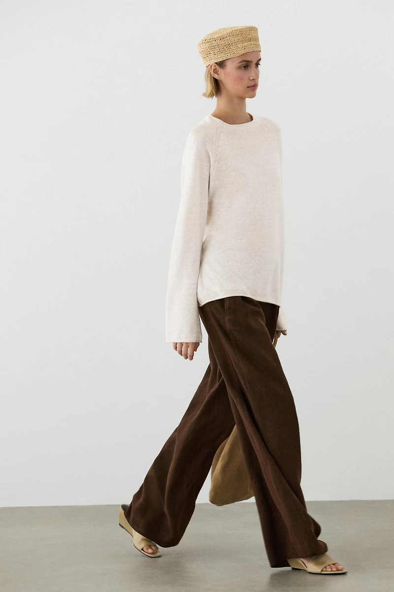 100% linen wide-leg pleated trousers
