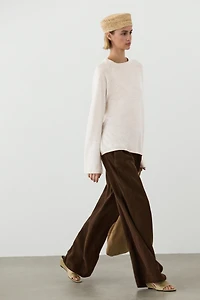 100% linen wide-leg pleated trousers