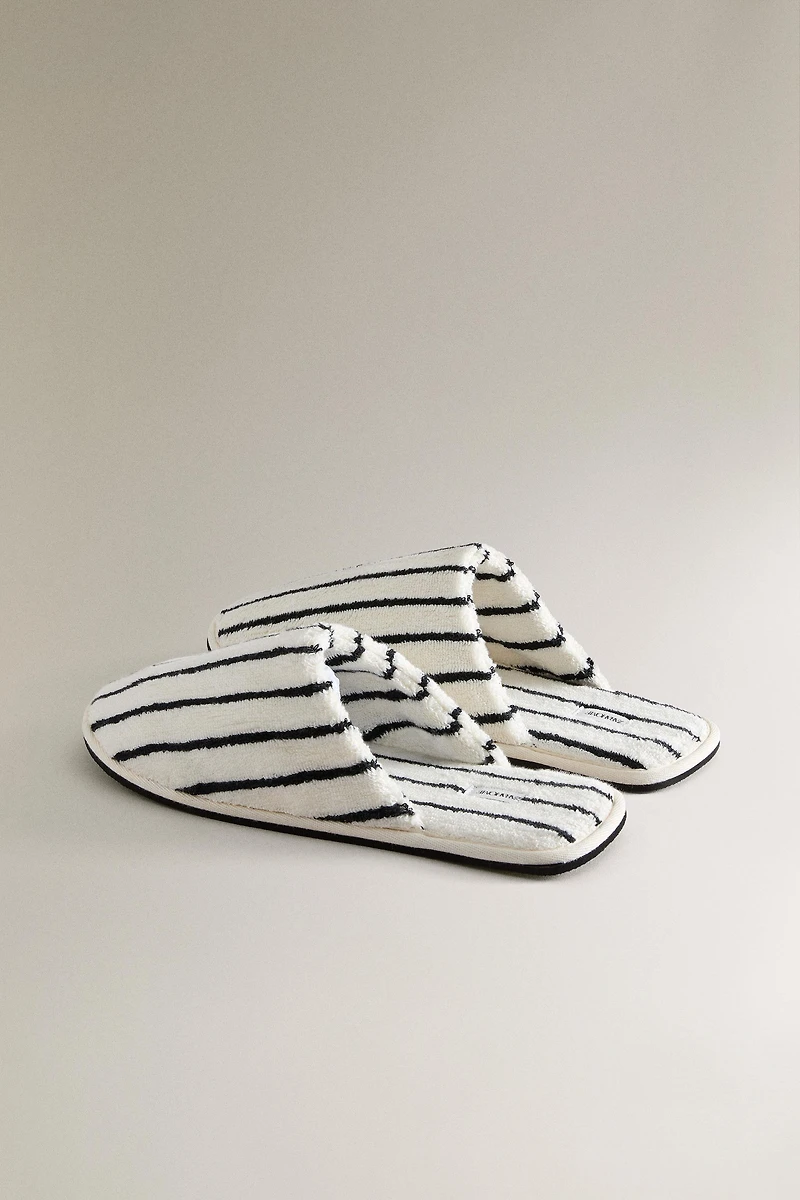 STRIPED TERRY BATHROOM SLIPPERS
