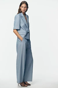 PLEATED STRAIGHT LEG PANTS