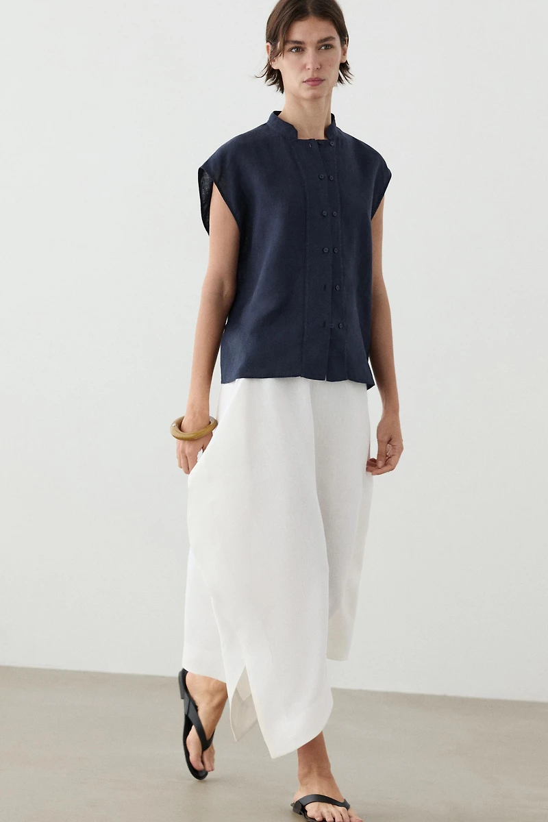 Flowing 100% linen shirt with button detail
