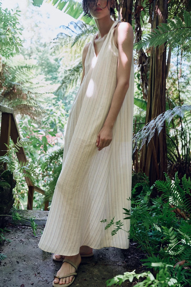 ROBE LONGUE À RAYURES ET FIL MÉTALLISÉ