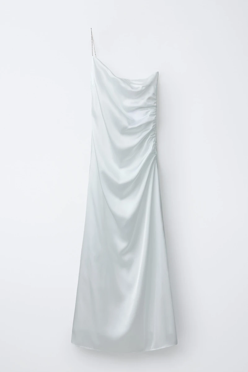 ROBE ASYMÉTRIQUE SATINÉE À BRETELLES STRASS