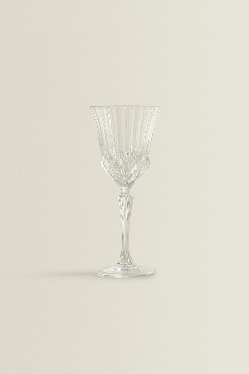 ENGRAVED-EFFECT CRYSTALLINE WINE GLASS