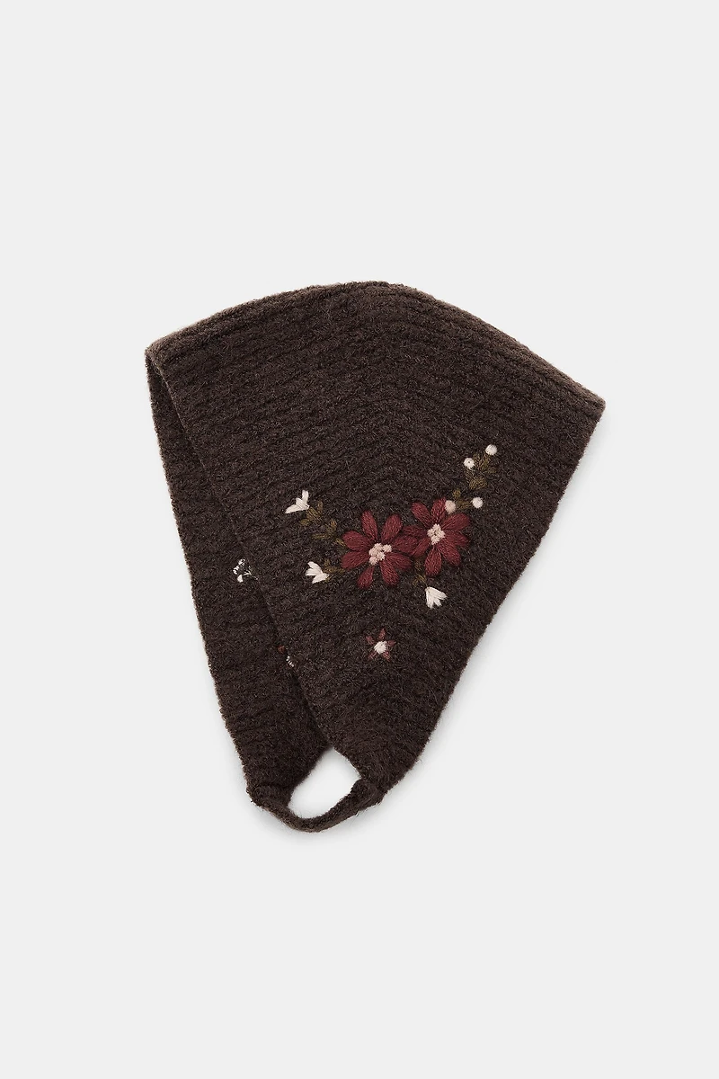 FLORAL EMBROIDERED KNIT BONNET