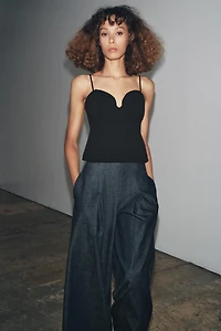 SWEETHEART NECKLINE TOP