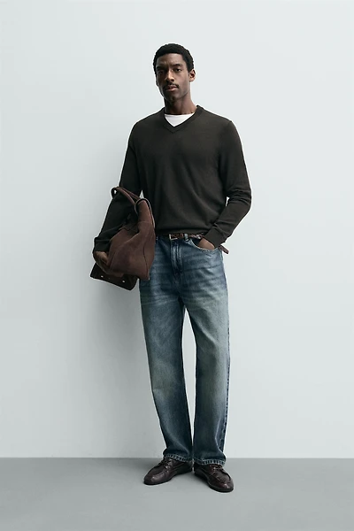 100% WOOL V-NECK JUMPER