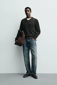 100% WOOL V-NECK JUMPER