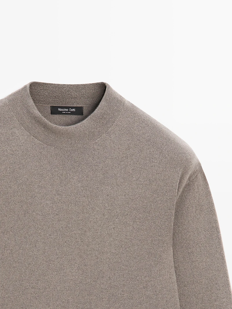 Pull en maille de laine et cachemire mélangés