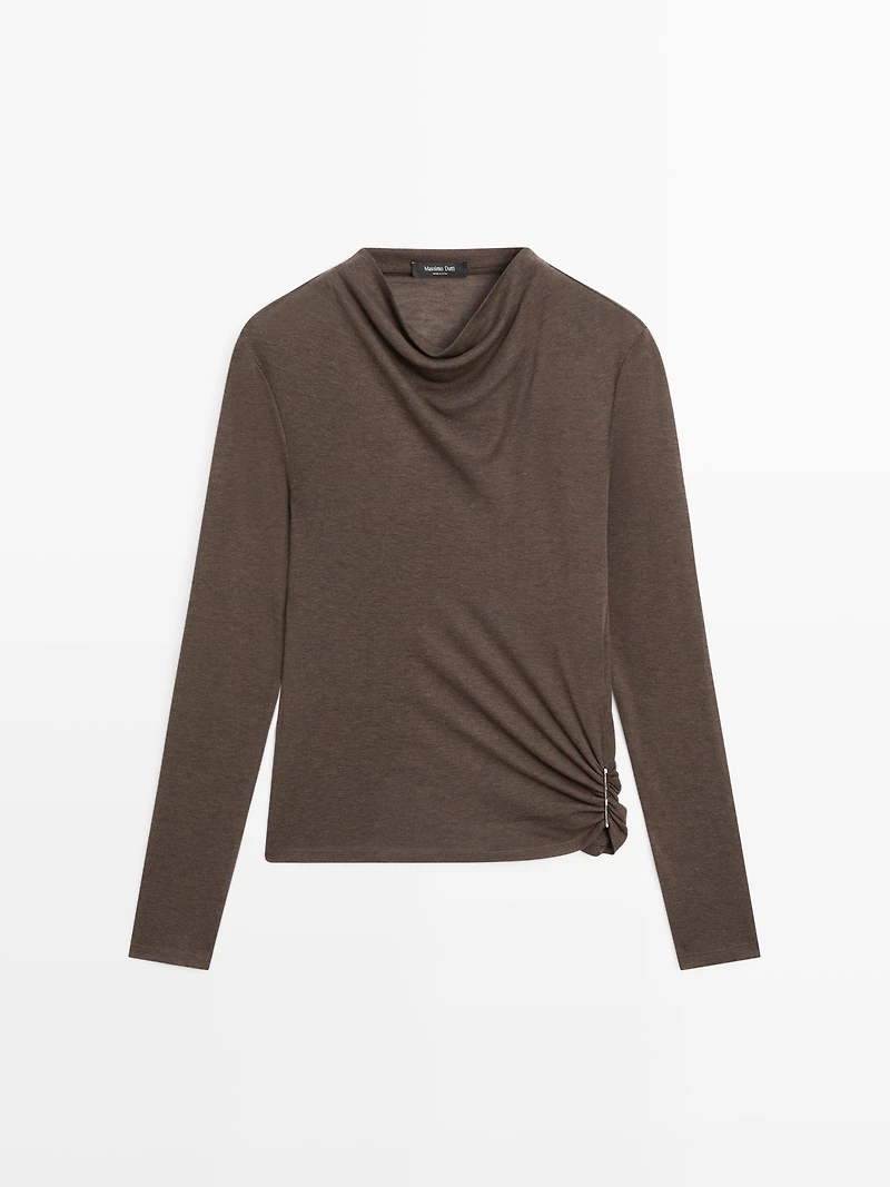 Funnel neck T-shirt