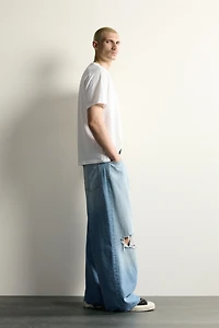 RIPPED BAGGY FIT JEANS