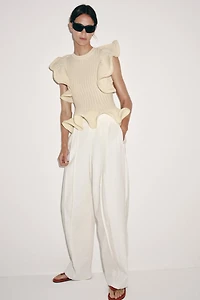 WAVY TRIM KNIT TOP