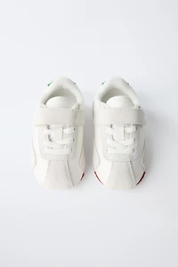 BASKET DE SPORT PIEDS NUS