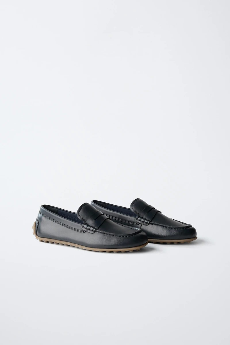MOCASSINS EN CUIR