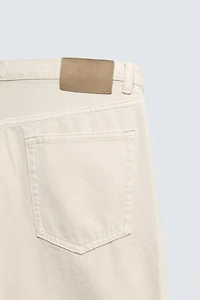 BERMUDA EN JEAN COUPE DROITE