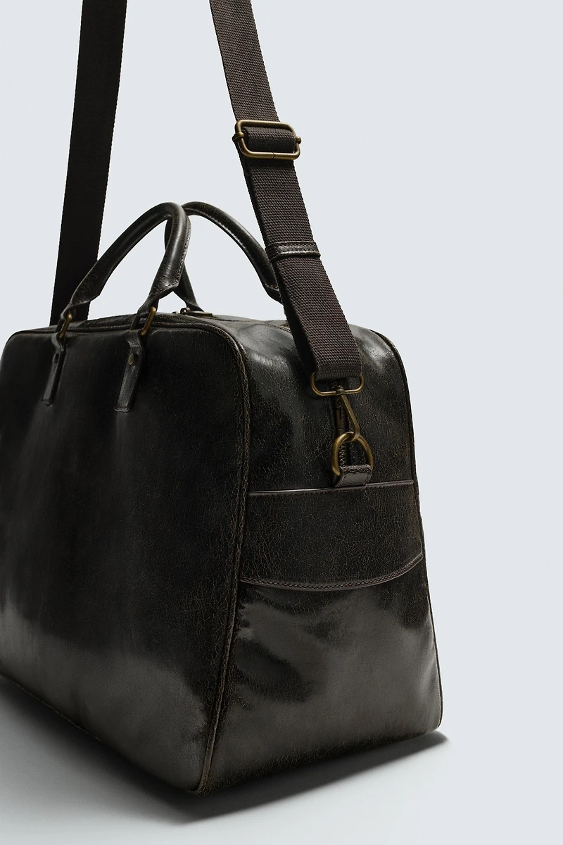 CRACKLED DUFFEL BAG