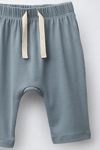 PLAIN T-SHIRT AND PANTS SET