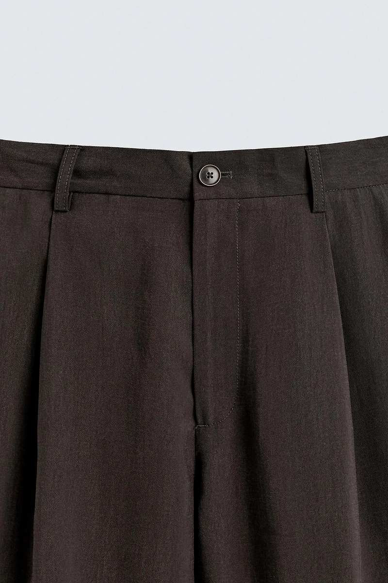 PLEATED FLOWY PANTS