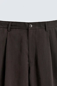 PLEATED FLOWY PANTS