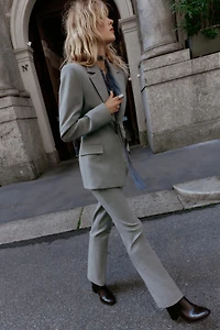 ONE-BUTTON TAILORED BLAZER
