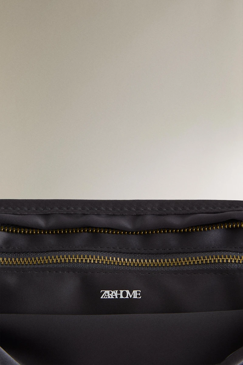 SATEEN TOILETRY BAG