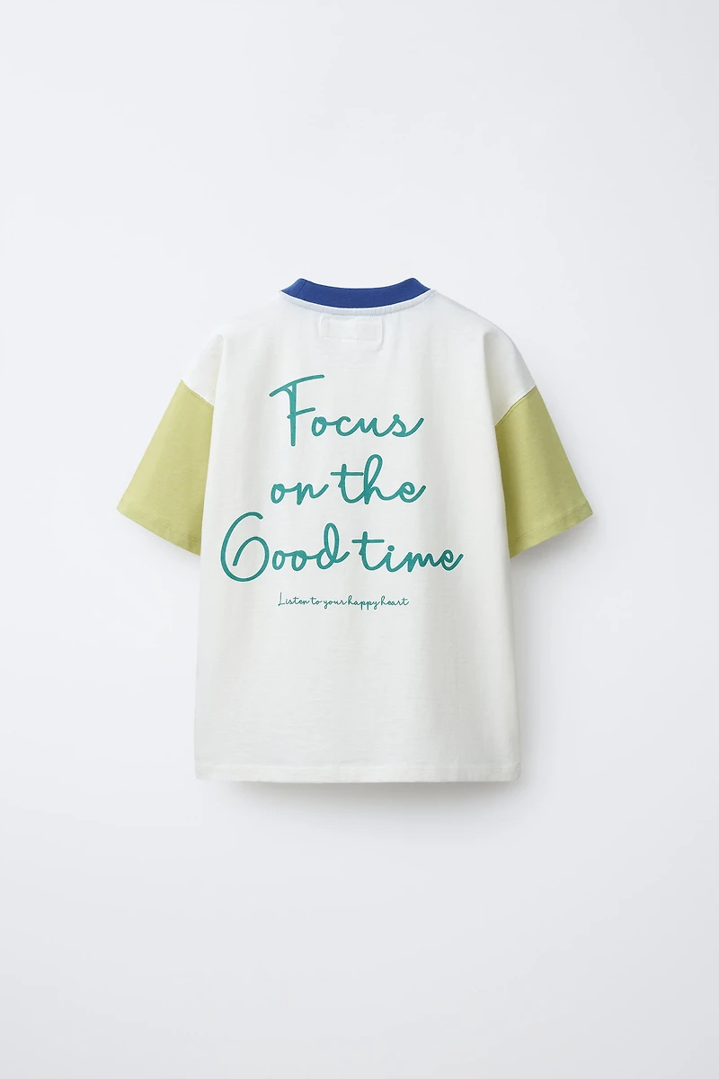 CONTRASTING SLEEVE TEXT T-SHIRT