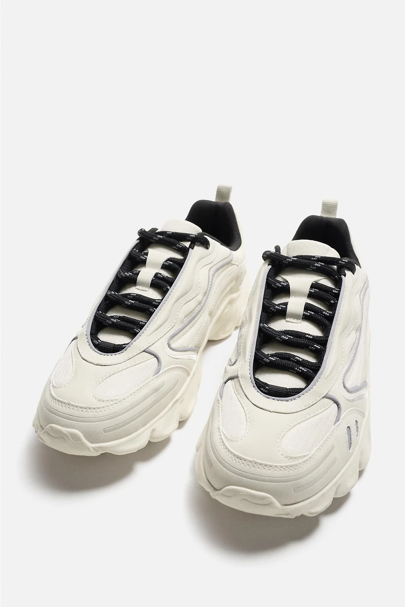 CHUNKY SOLE SNEAKERS