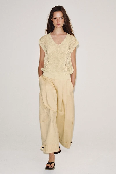 KNIT V-NECK VEST TOP