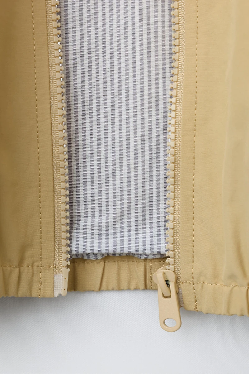 LIGHTWEIGHT HOODED JACKET