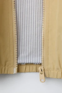 LIGHTWEIGHT HOODED JACKET