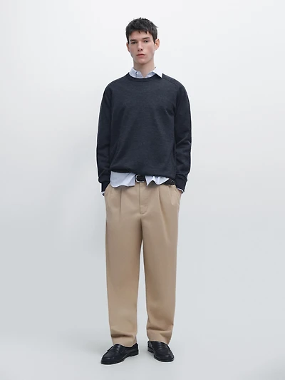 Knit 100% merino wool sweater with crew neck