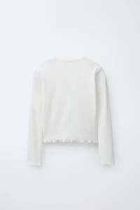 T-SHIRT AVEC APPLIQUÉ FLEURS