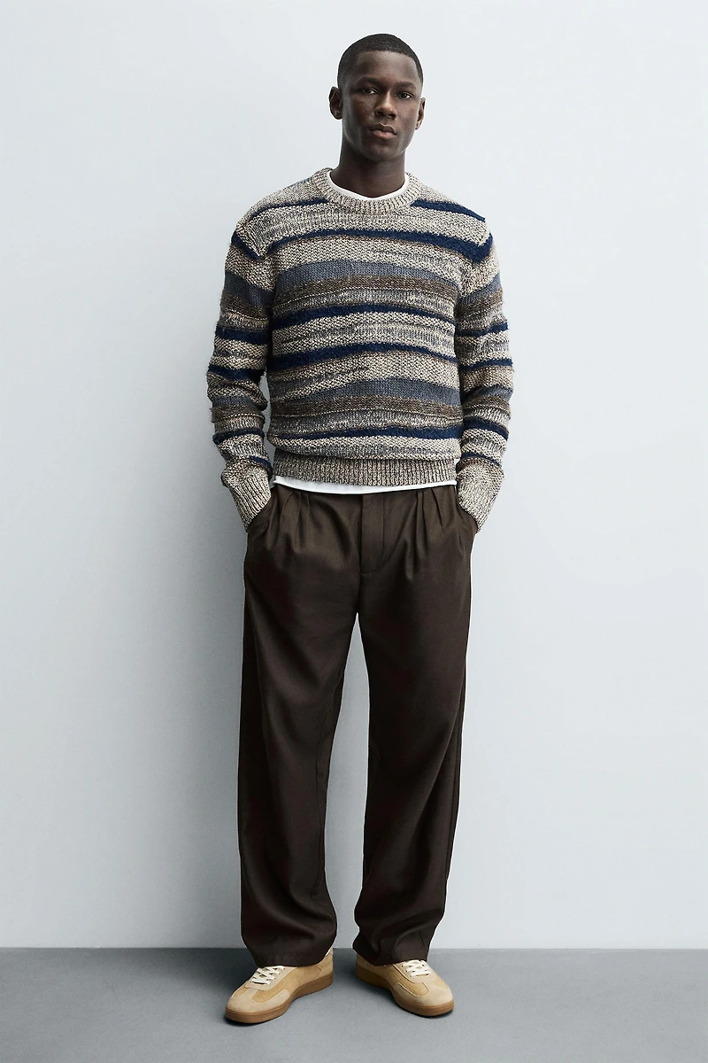 CONTRAST SOLE LEATHER SNEAKERS