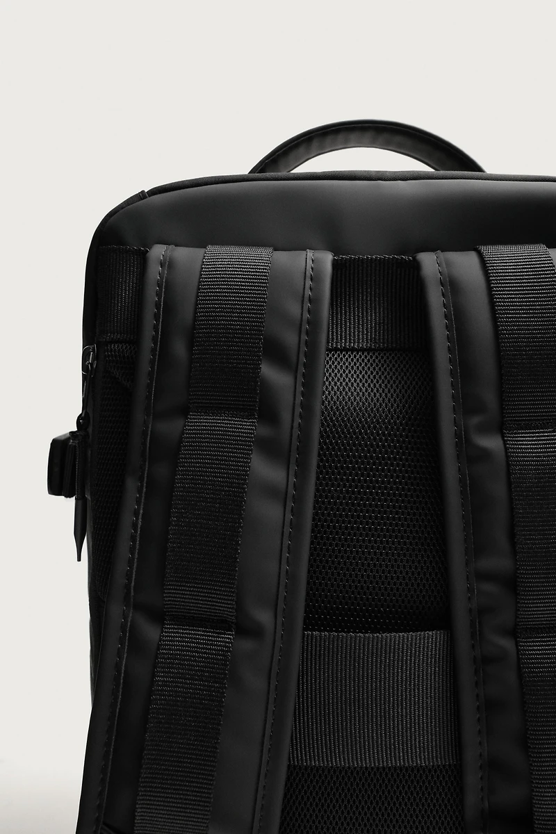 MULTIPOCKET TECHNICAL BACKPACK
