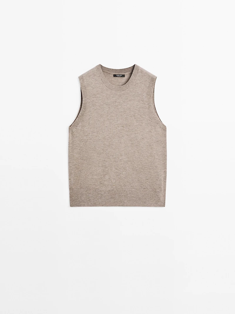 Cropped wool blend waistcoat with a round neck