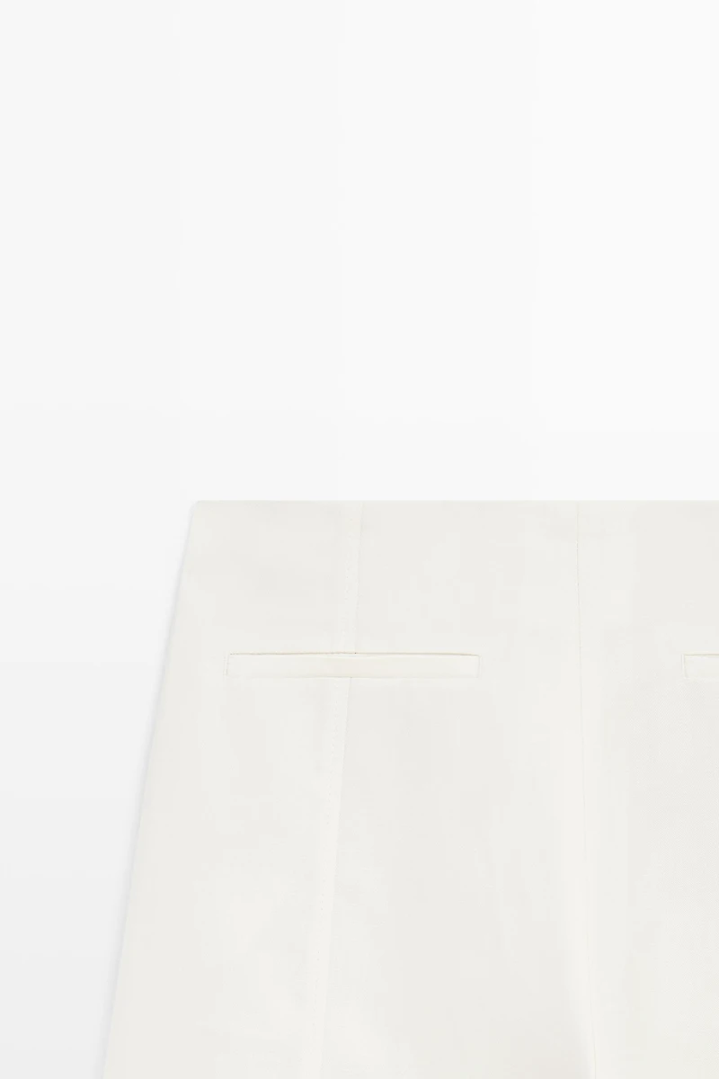 Flowing barrel fit trousers