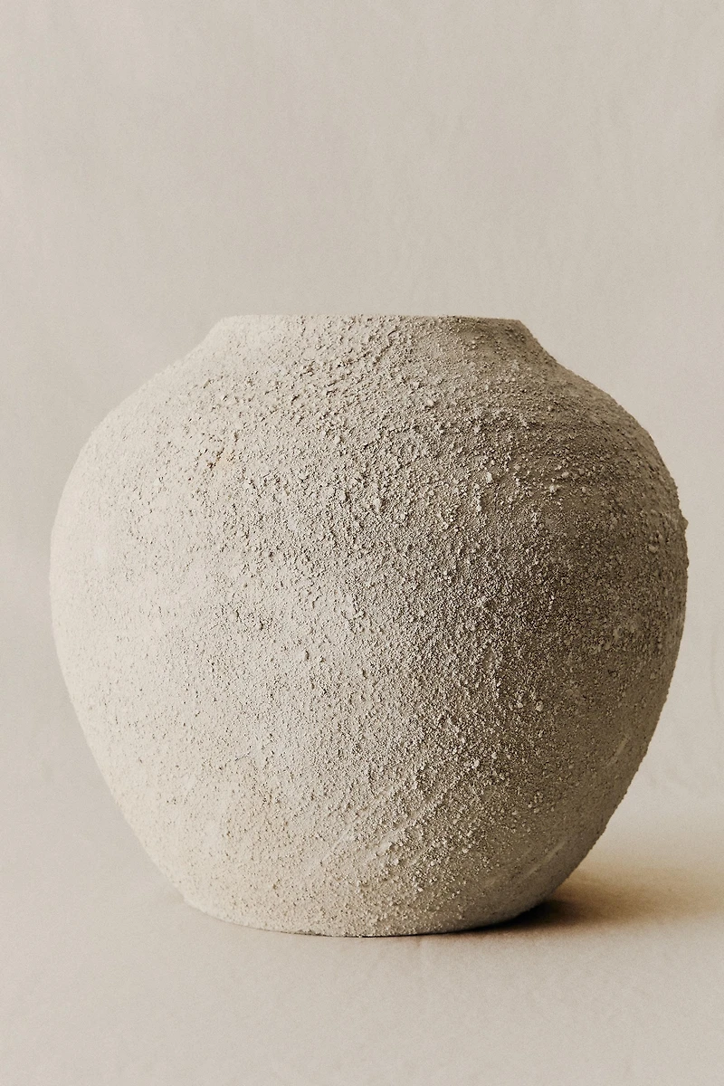 CERAMIC VASE