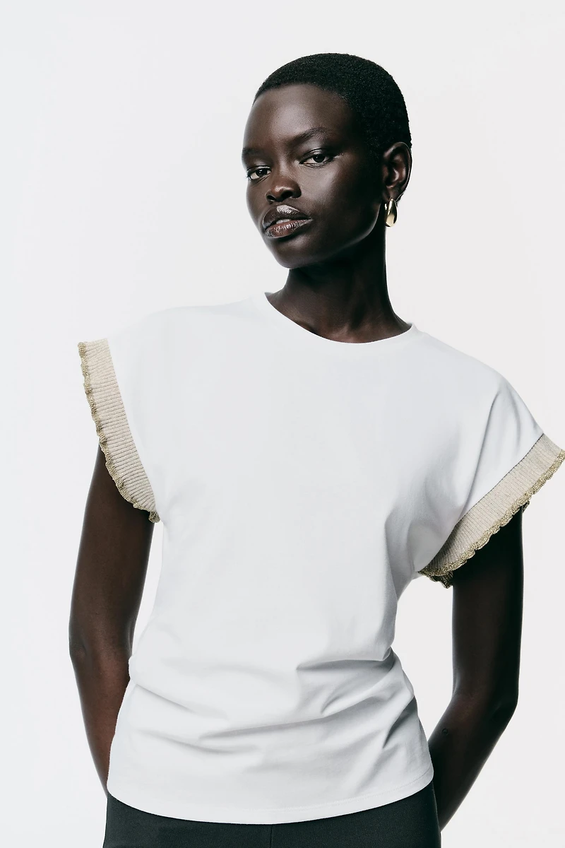 METALLIC THREAD RUFFLE T-SHIRT
