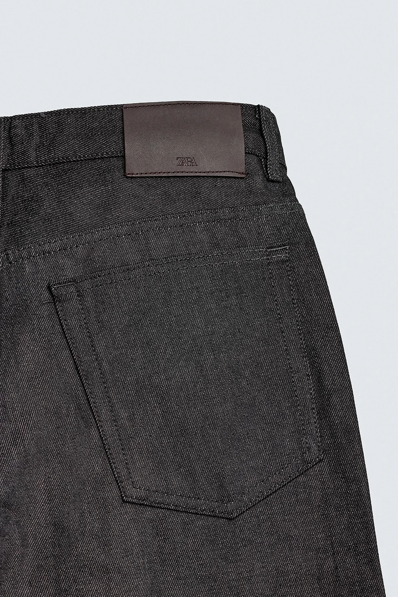 LOOSE FLARE FIT JEANS