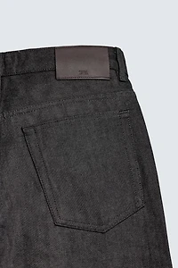 LOOSE FLARE FIT JEANS