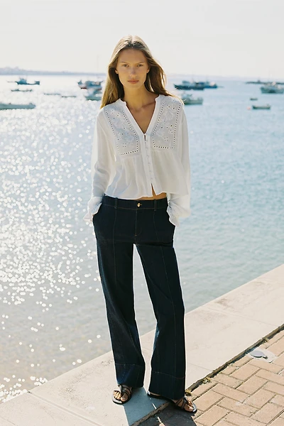 BLOUSE COURTE BRODÉE PERFORÉE