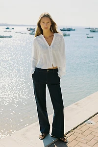 BLOUSE COURTE BRODÉE PERFORÉE