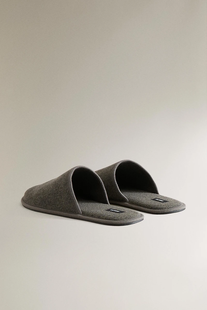 WARM FABRIC SLIPPERS