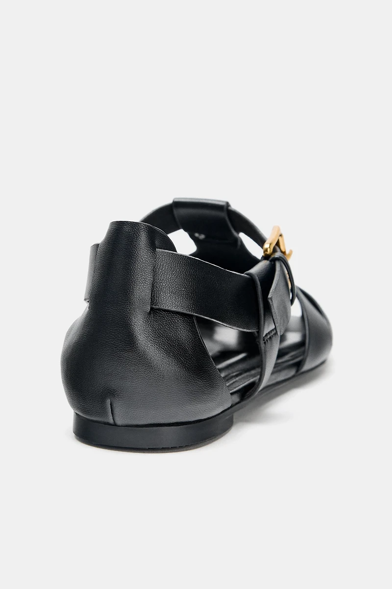 CHAUSSURES STYLE PLAGE PLATES